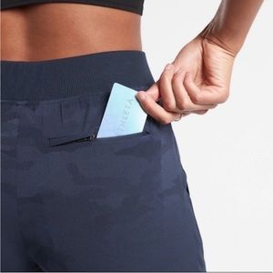 Athleta💙Brooklyn Ankle Pant NWT Navy Camo perform Featherweight Stretch fabric